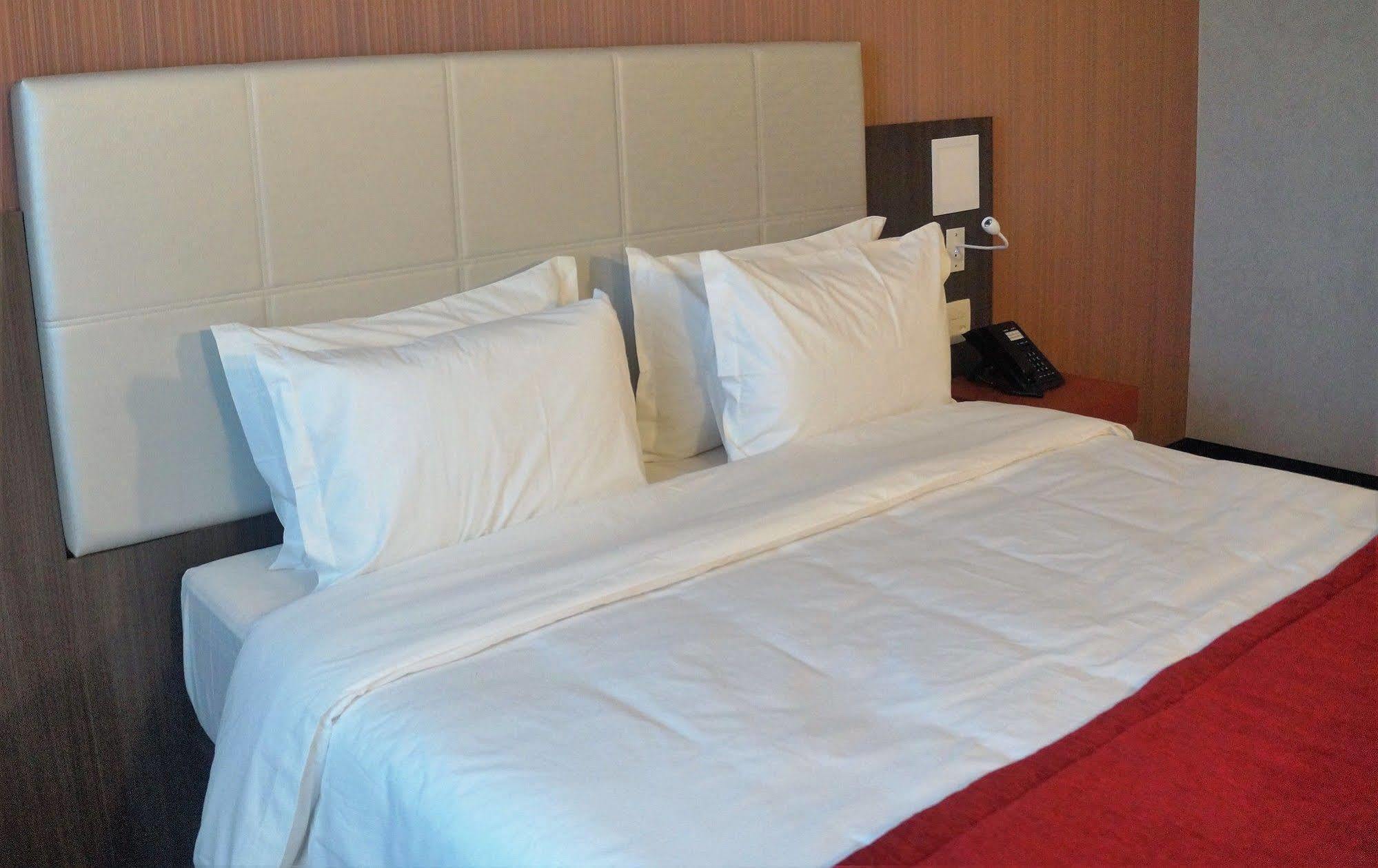 Hotel Esuites Recreio Shopping 4*